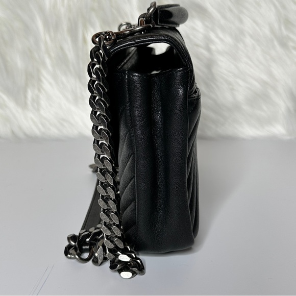 Yves Saint Laurent College Medium Matelasse Lambskin V-Flap Crossbody - Picture 3 of 14